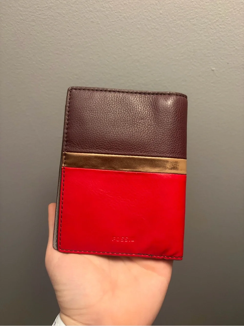 Fossil Passport Holder - Picture 3 of 4